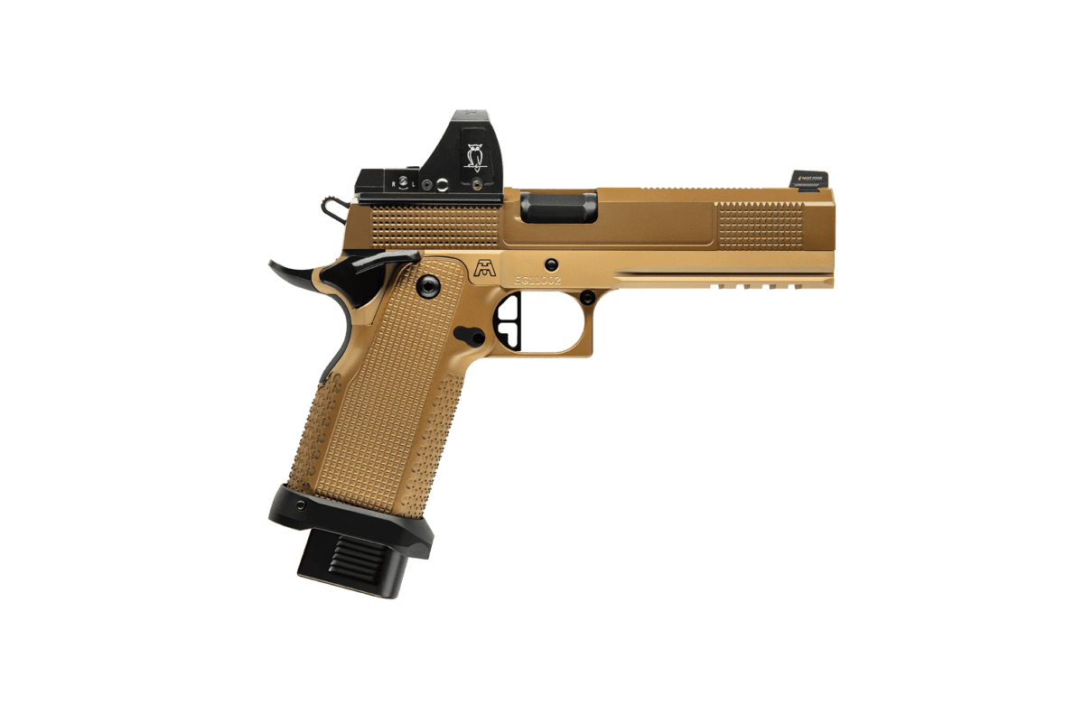 YELLOW PISTOL WITH MAG SIGHT 2 72 DPI